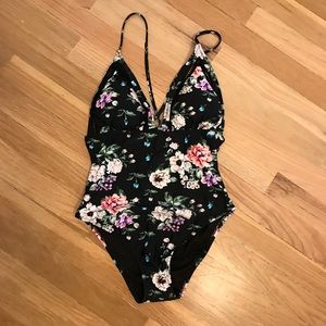 NWT Cupshe Onepiece